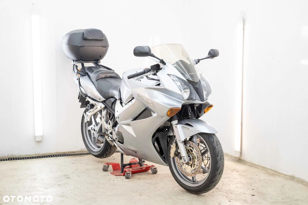 Honda VFR - 7