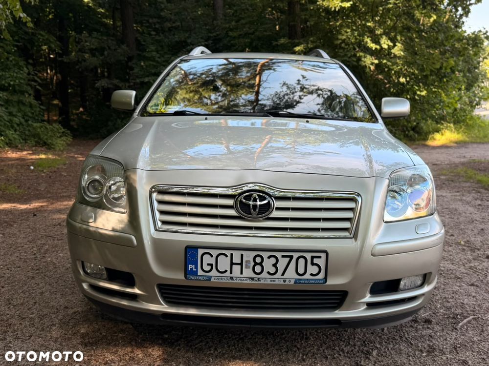 Toyota Avensis - 2