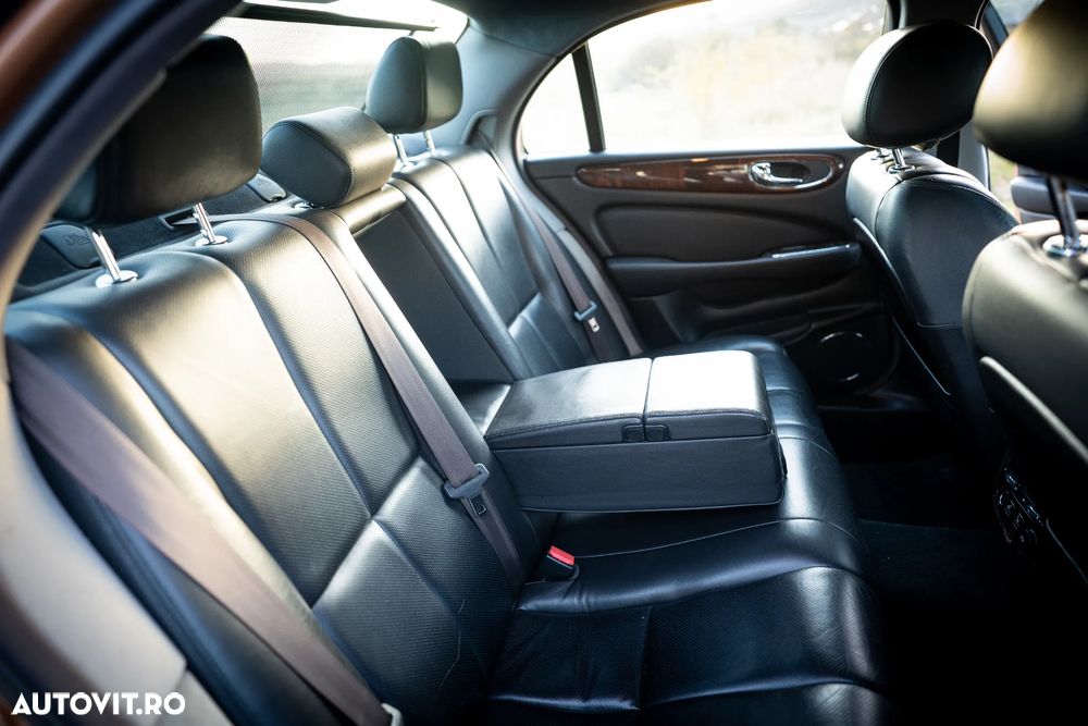 Jaguar XJ XJ8 4.2 V8 Executive Aut - 26