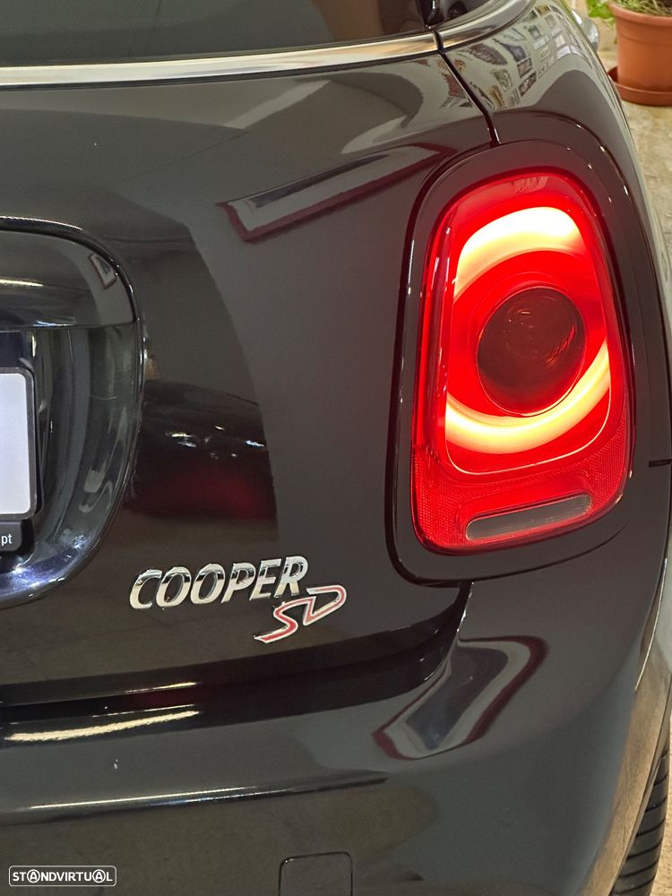 MINI 5 Portas Cooper SD Auto - 14