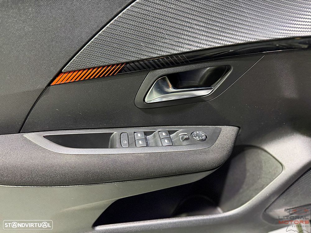 Peugeot 208 1.2 PureTech SE Style - 17