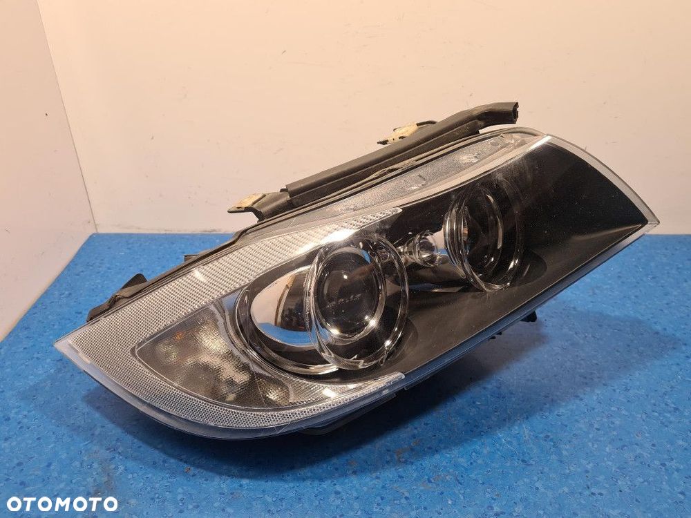 BMW 320I E90 REFLEKTOR PRAWY BIXENON - 2