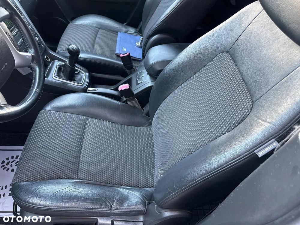 Chevrolet Captiva 2.4 LS - 17