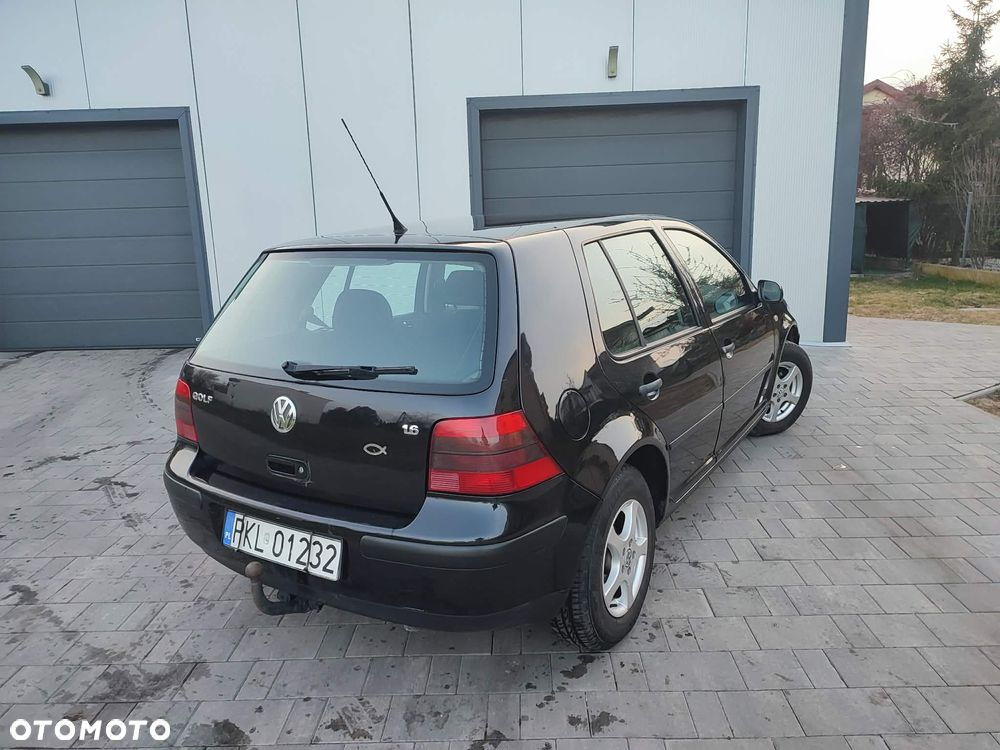 Volkswagen Golf 1.6 Comfortline - 4