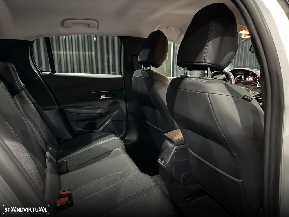 Peugeot 208 1.2 PureTech Allure Pack - 33