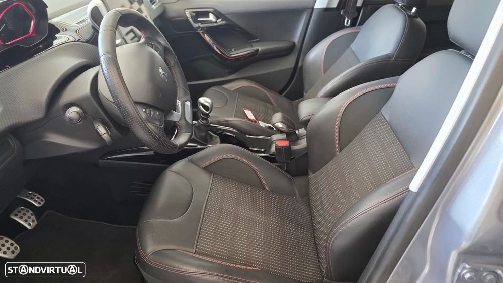 Peugeot 2008 1.6 BlueHDi GT Line - 37