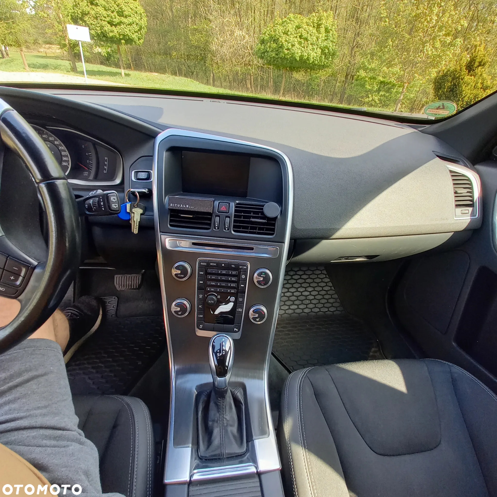 Volvo XC 60 D3 Geartronic RDesign - 13