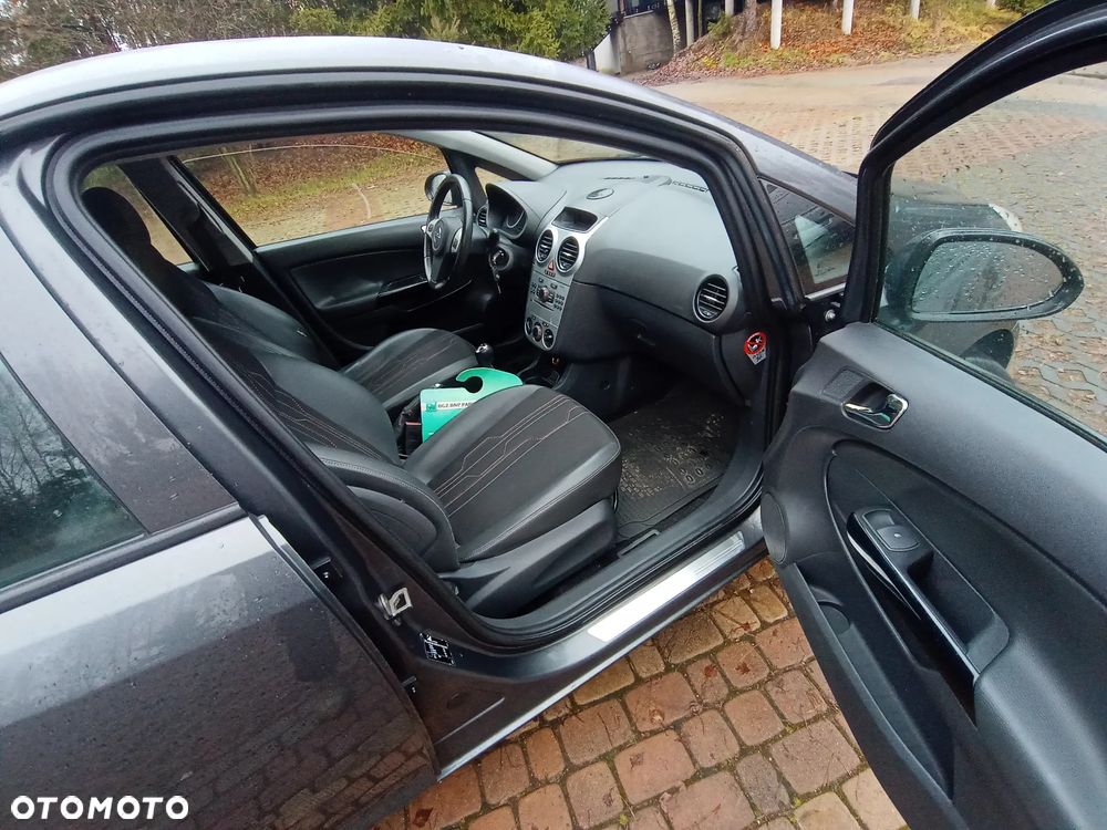 Opel Corsa 1.2 16V Cosmo - 23