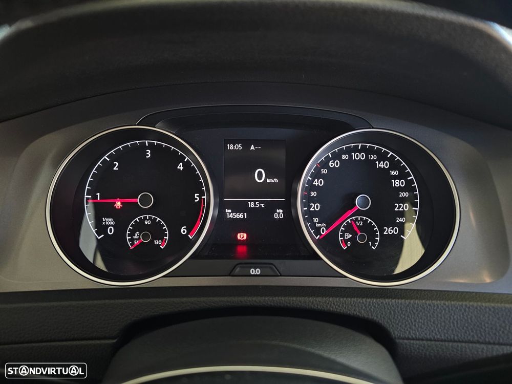 VW Golf 1.6 TDI Confortline - 8