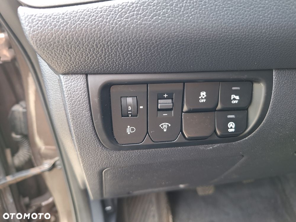 Kia Rio - 16