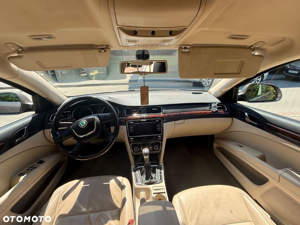 Skoda Superb 2.0 TDI 4x4 Platinum - 6