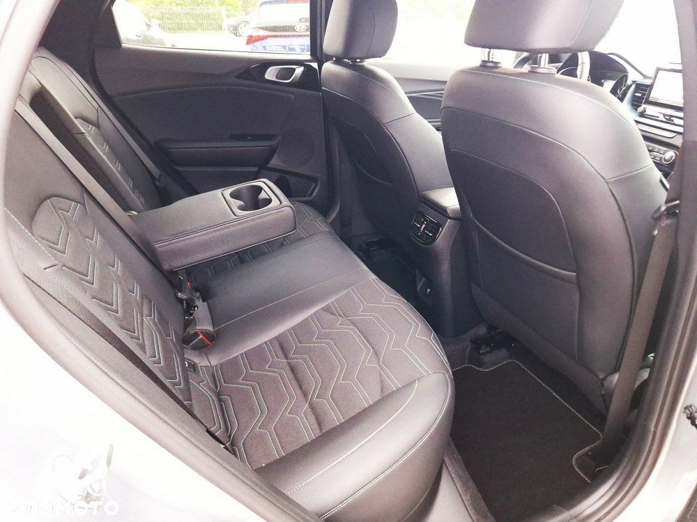 Kia XCeed 1.6 T-GDI Tribute DCT - 23