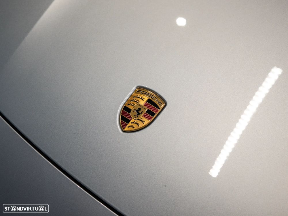 Porsche Taycan Cross Turismo 4 - 14