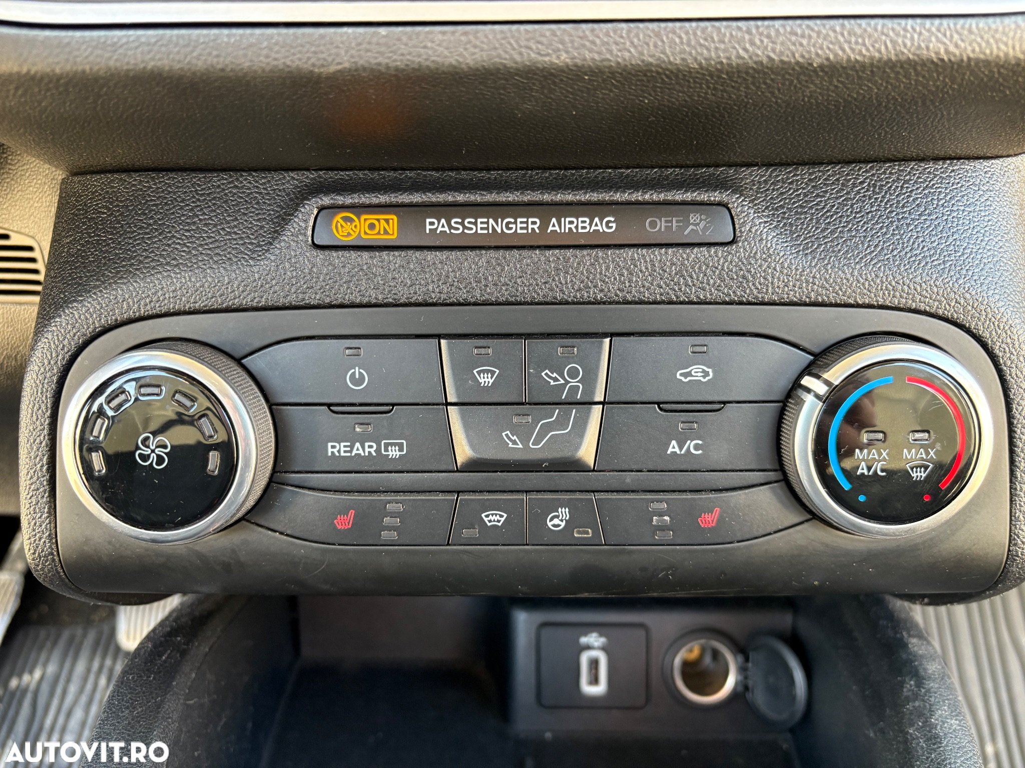 Ford Focus 1.5 EcoBlue Start-Stopp-System TITANIUM - 19