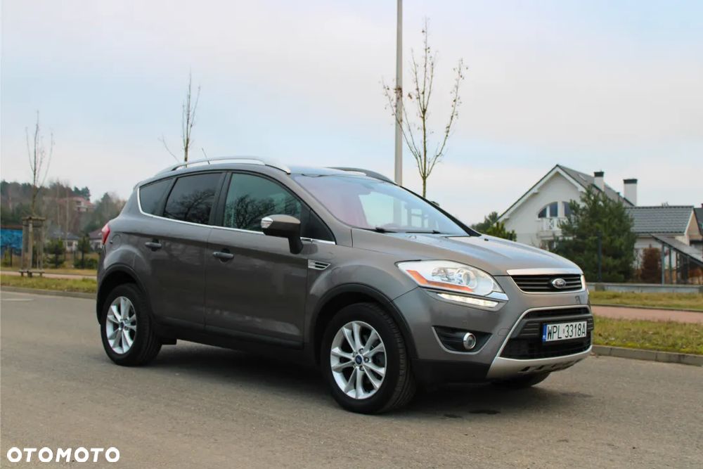 Ford Kuga 2.0 TDCi 2x4 Titanium - 4