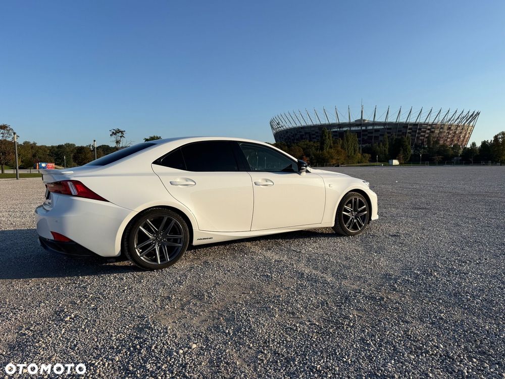Lexus IS - 4