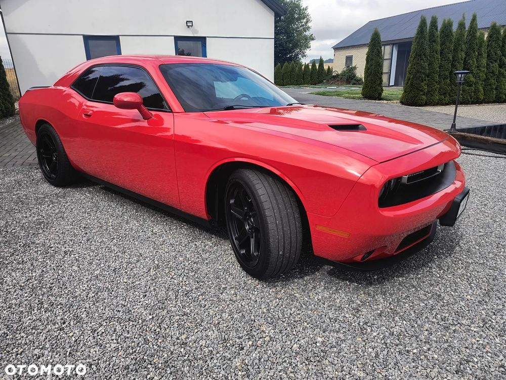 Dodge Challenger - 2