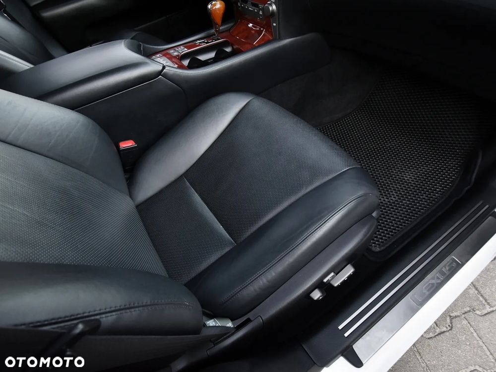 Lexus LS 600h Superior - 20
