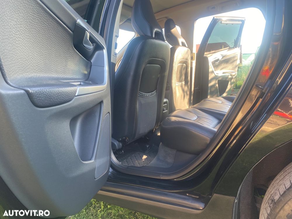 Volvo XC 60 D5 AWD Summum - 40
