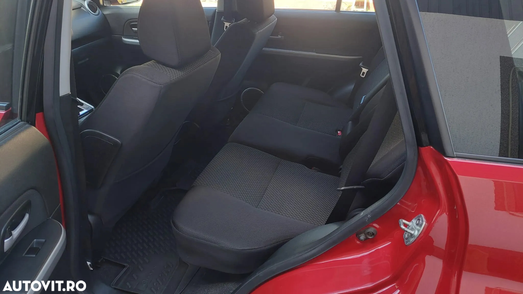 Suzuki Grand Vitara 1.9 DDiS Comfort DPF - 8