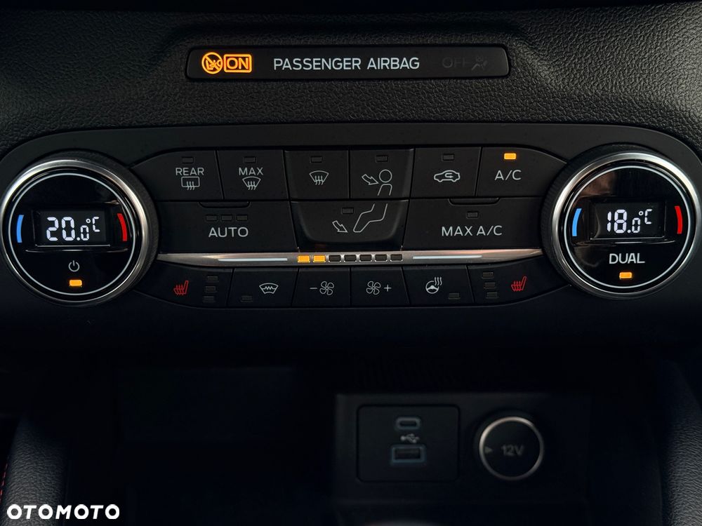 Ford Kuga 2.0 EcoBlue Hybrid ST-LINE - 24