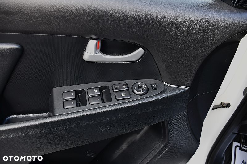 Kia Sportage 2.0 CVVT 2WD Automatik Vision - 16
