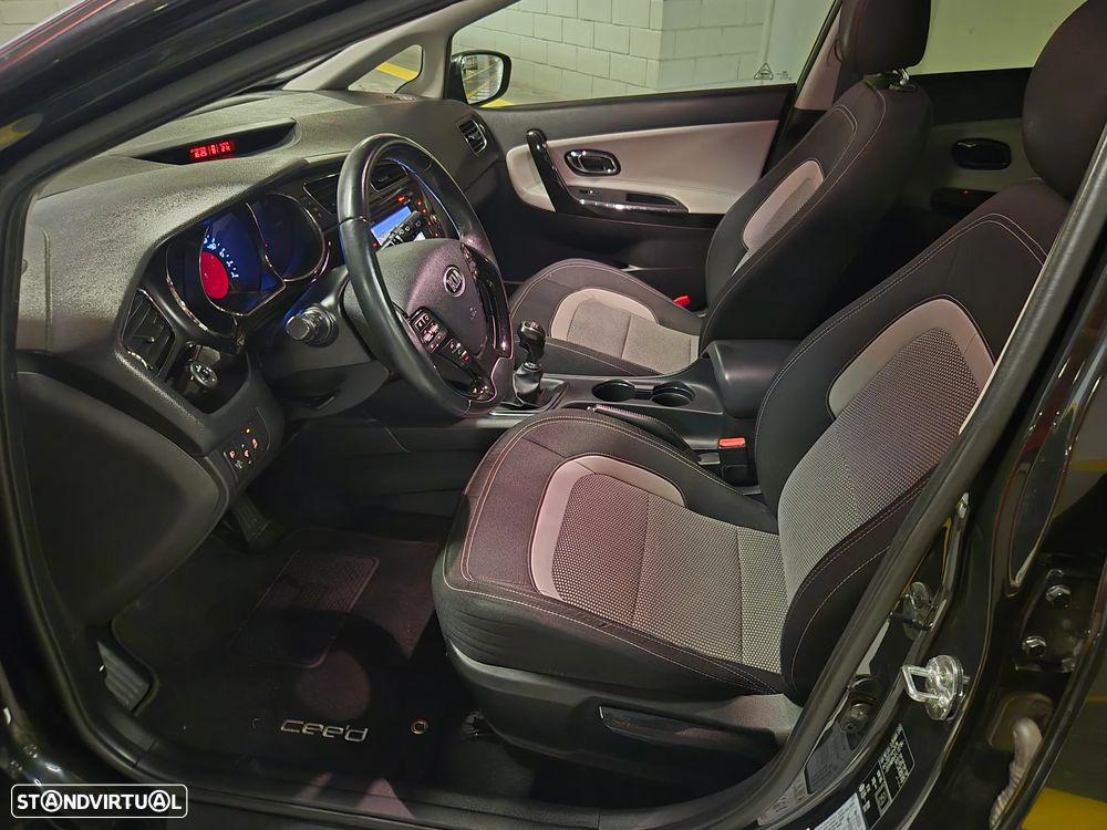 Kia Ceed SW 1.6 CRDi Prime - 26