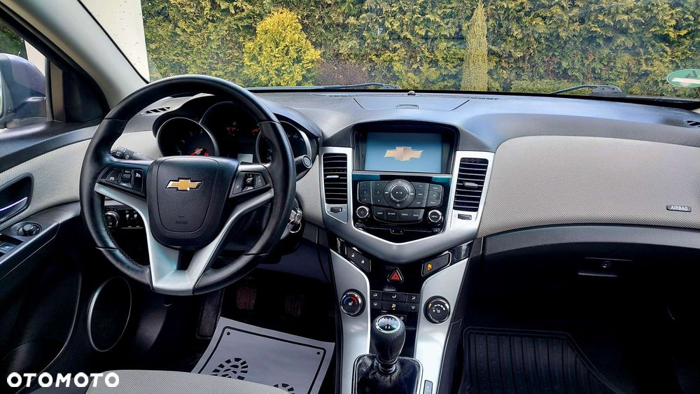 Chevrolet Cruze 1.8 LS - 8