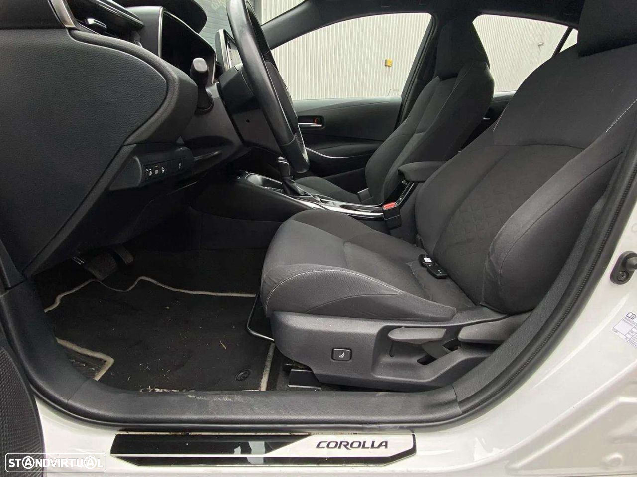 Toyota Corolla 1.8 Hybrid Comfort - 10