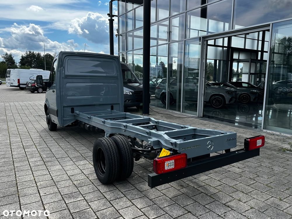 Mercedes-Benz Sprinter - 8