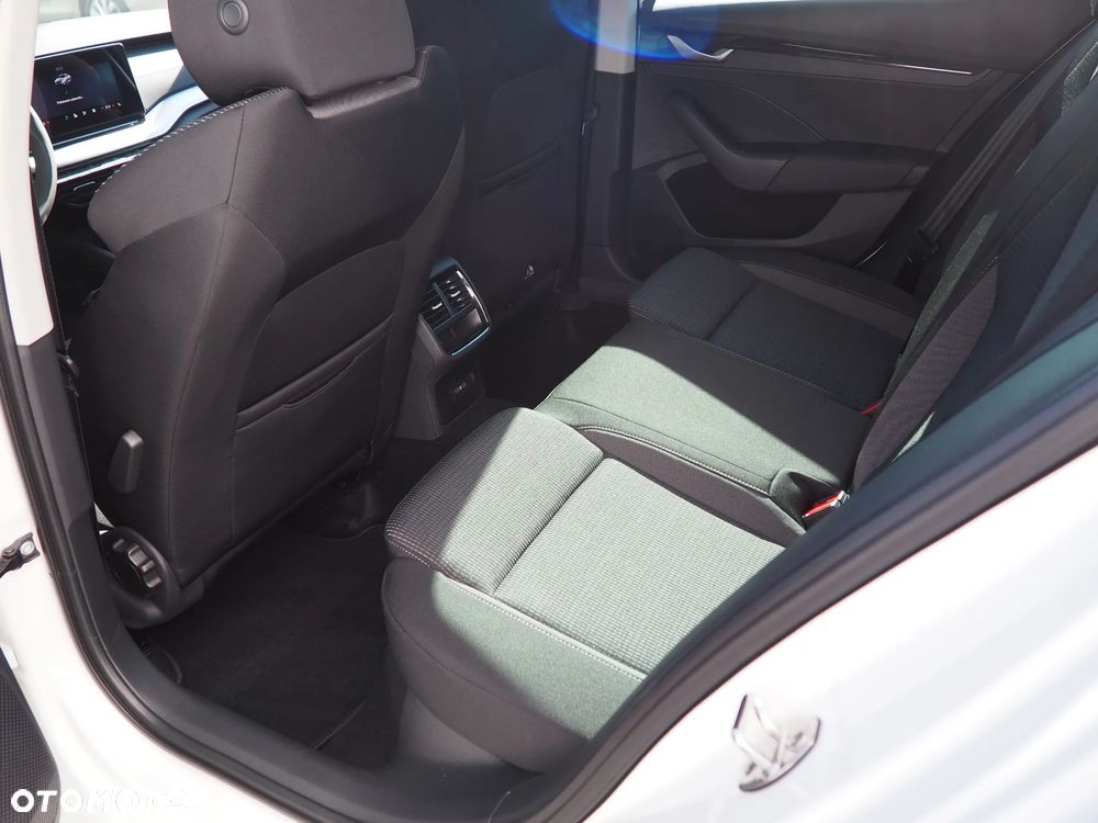 Skoda Octavia 1.5 TSI mHEV Drive Selection DSG - 6