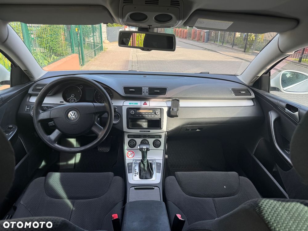 Volkswagen Passat 2.0 TDI DPF DSG Trendline - 8