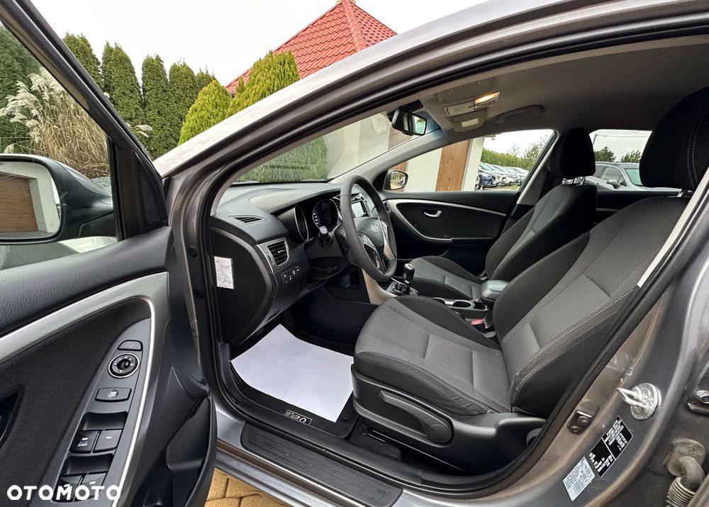 Hyundai i30 1.6 GDI Premium - 20