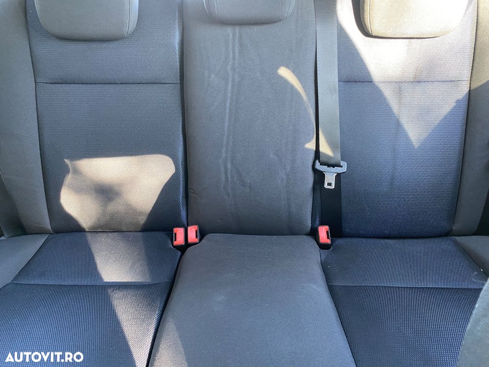 Ford Focus 1.6 Ambiente - 15