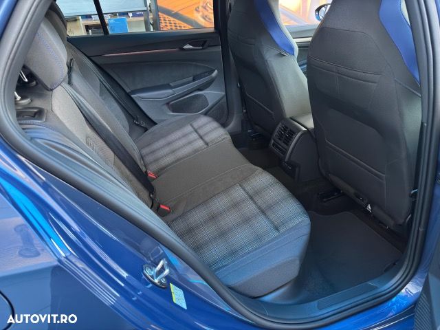 Volkswagen Golf GTE - 12