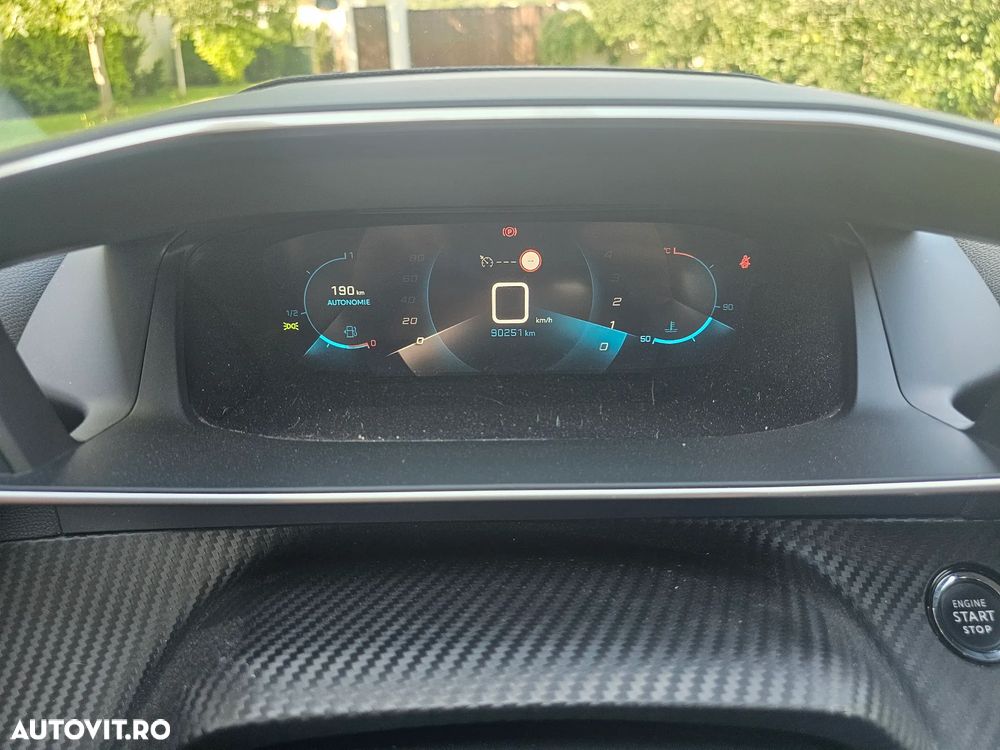 Peugeot 2008 1.2 PureTech Turbo S&S Allure - 5