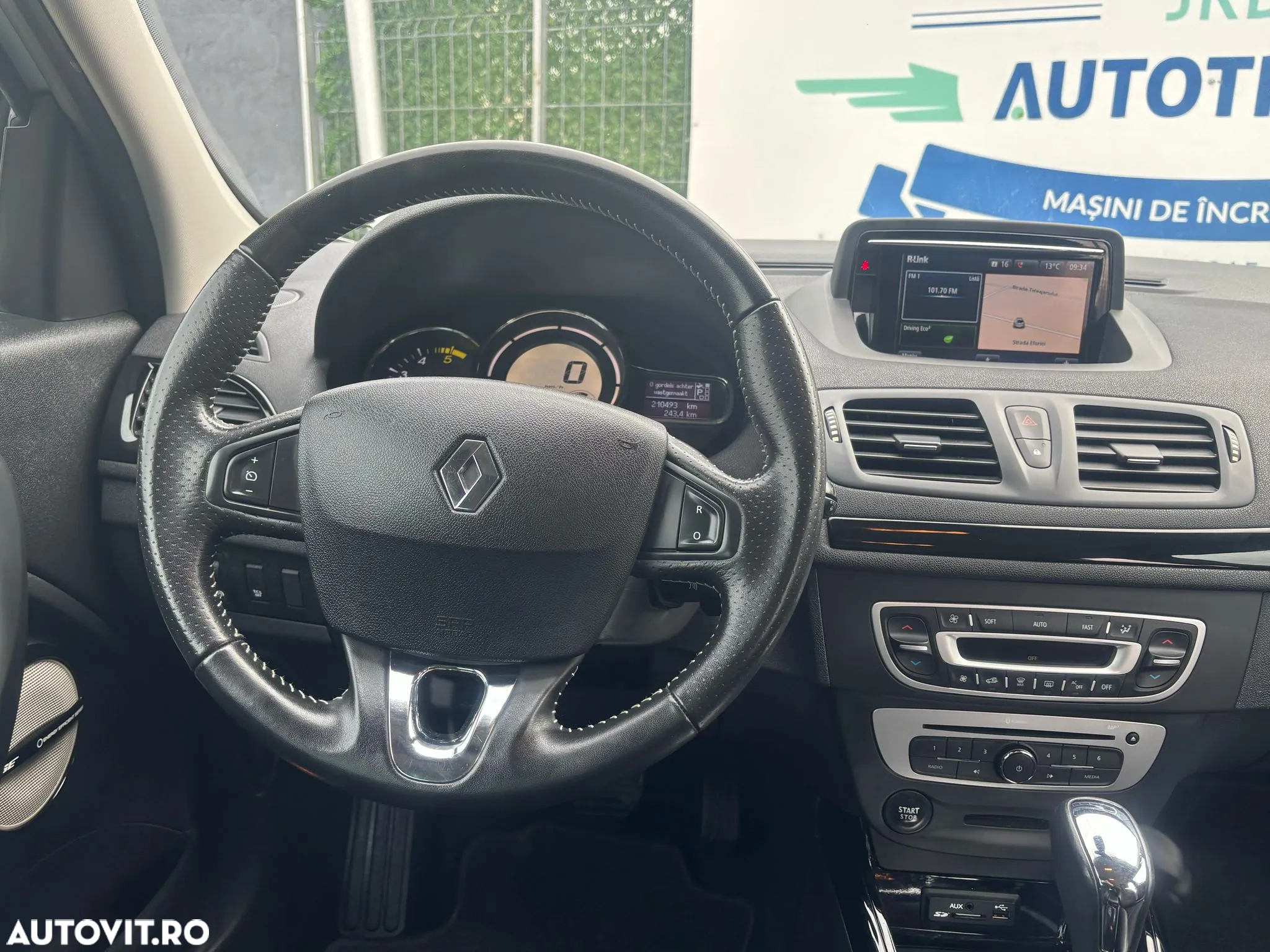 Renault Megane ENERGY dCi 110 EDC BOSE EDITION - 9