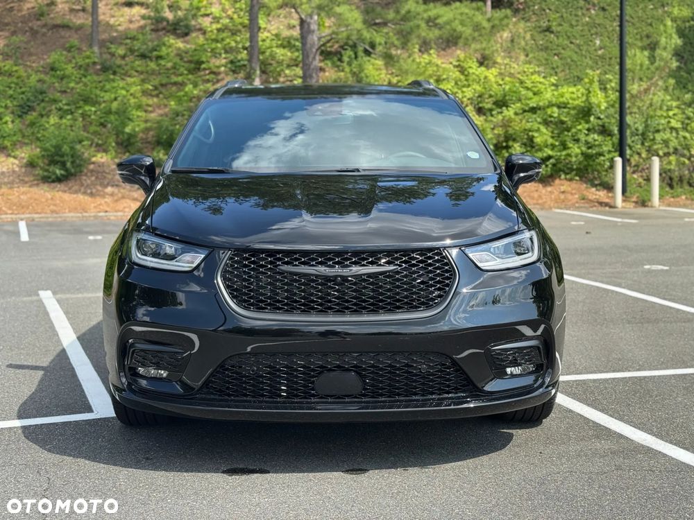 Chrysler Pacifica - 3