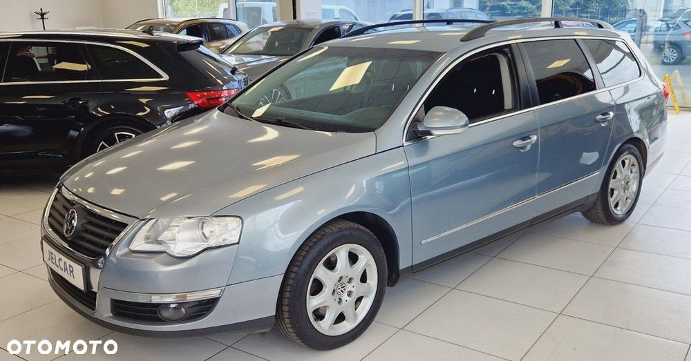 Volkswagen Passat - 1