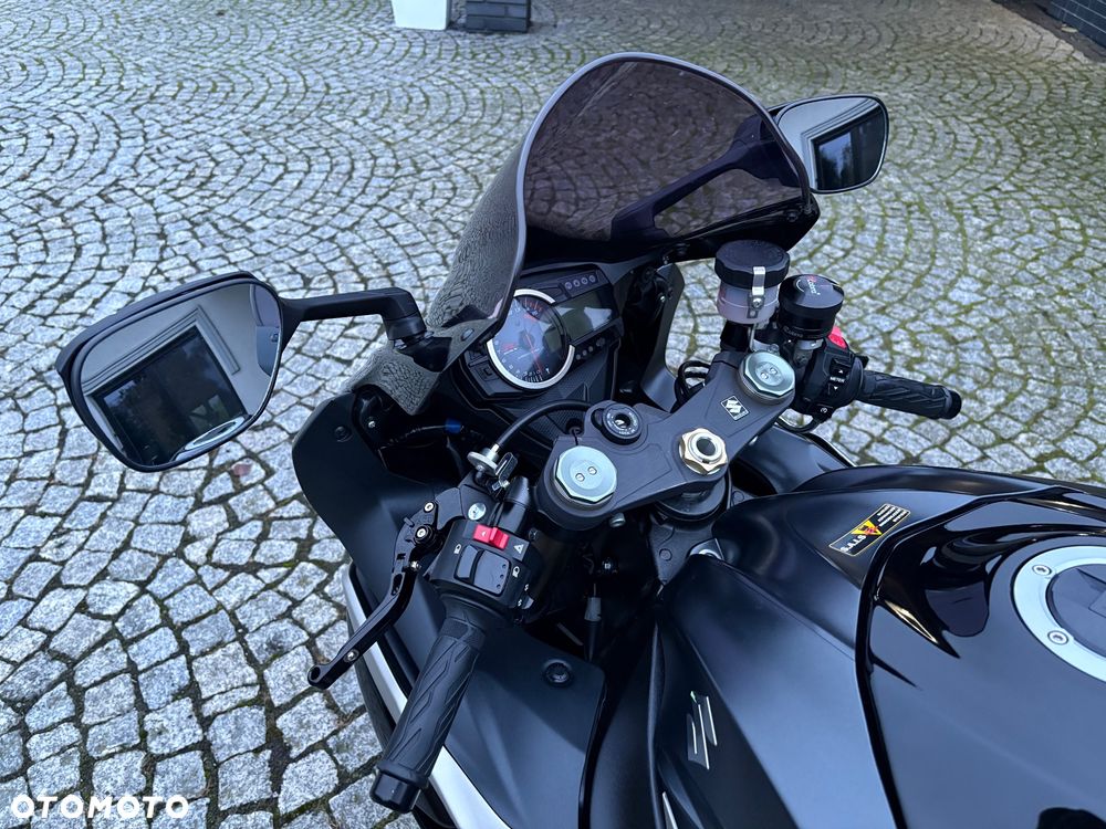 Suzuki GSX-R - 11