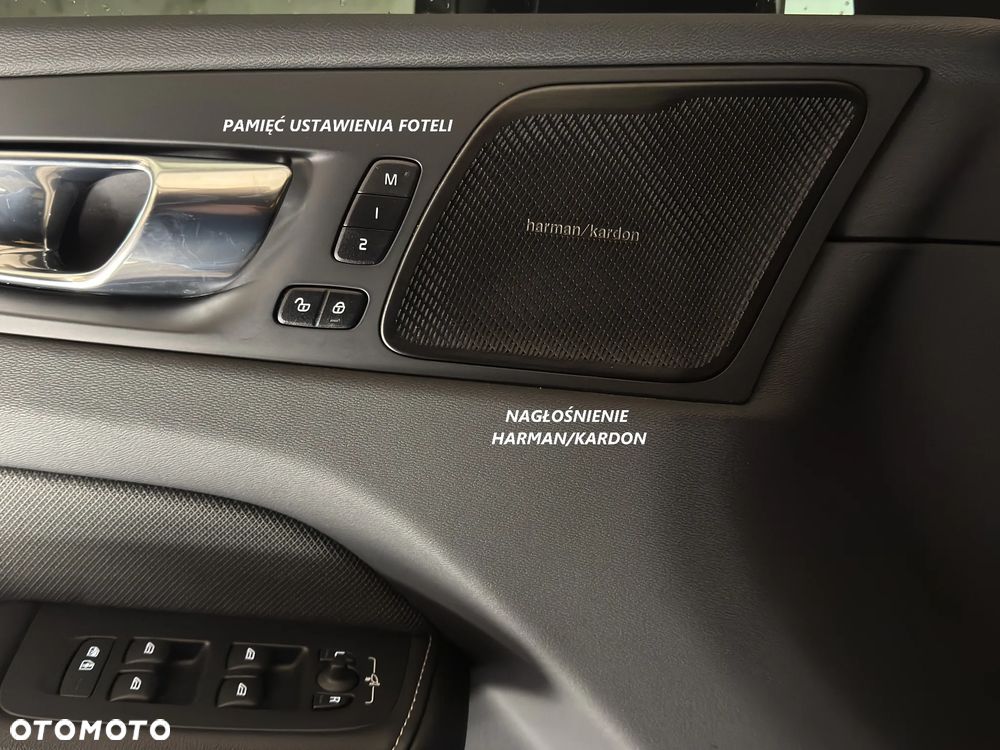 Volvo XC 60 B4 D AWD Plus Dark - 20