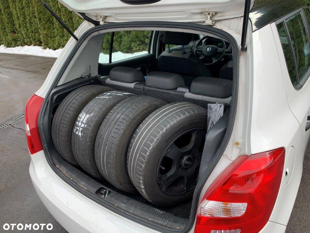 Skoda Fabia 1.2 HTP Cool Colour Edition - 18