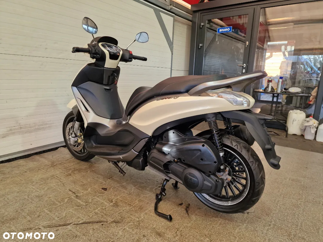Piaggio Beverly - 23