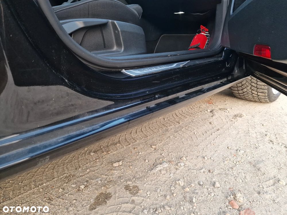 Skoda Superb ver-combi-1-4-tsi-iv-dsg-style - 28