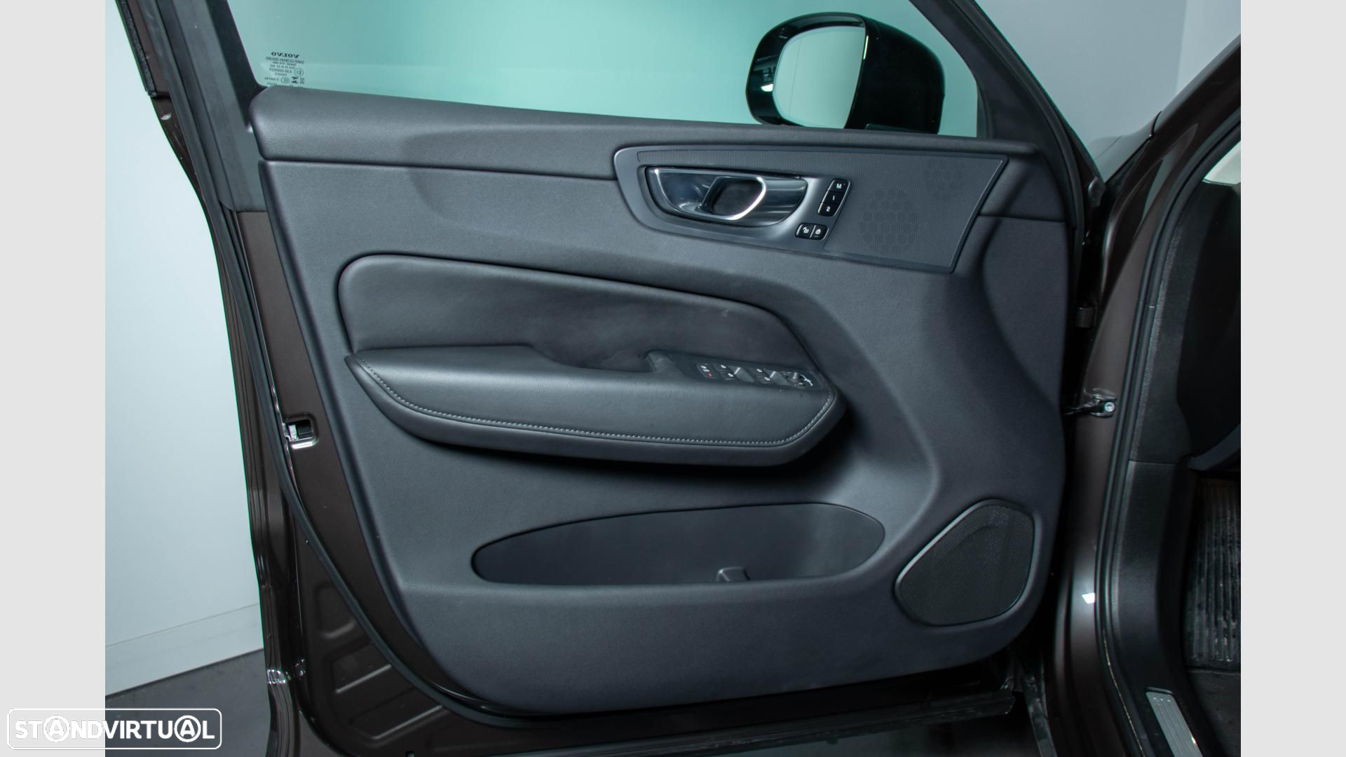 Volvo XC 60 2.0 T6 PHEV Core AWD - 19