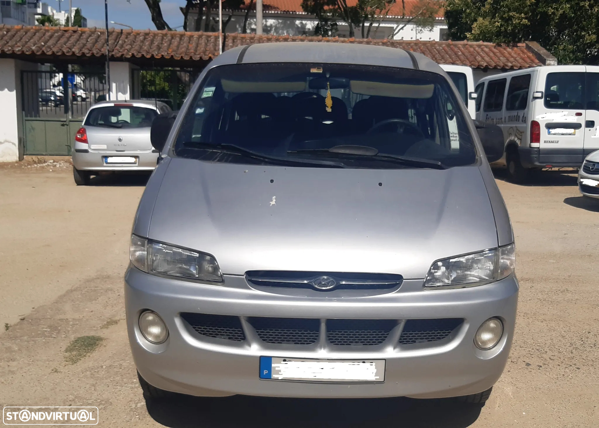 Hyundai H-1 Starex - 2
