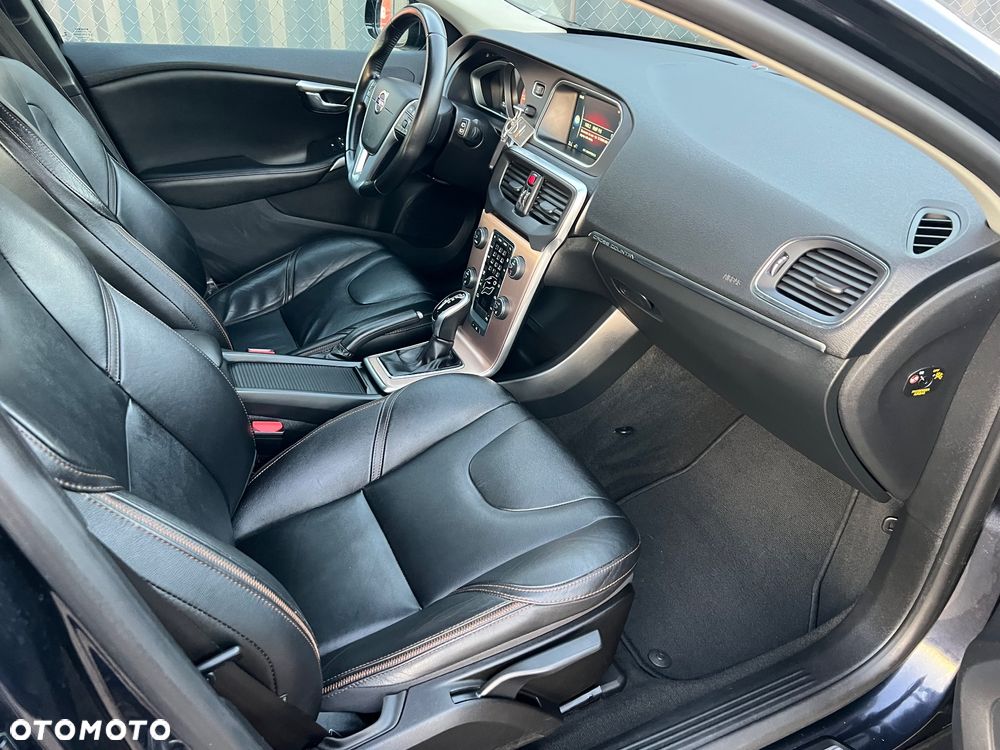 Volvo V40 Cross Country D3 Geartronic Momentum - 8