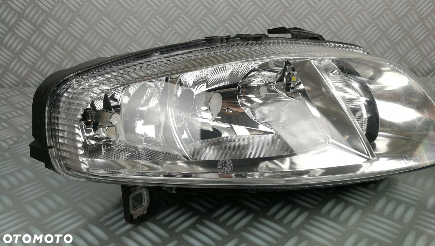 reflektor lampa prawy prawa lewa lewy przód przednia ALFA ROMEO GT 03-10 EU - 6