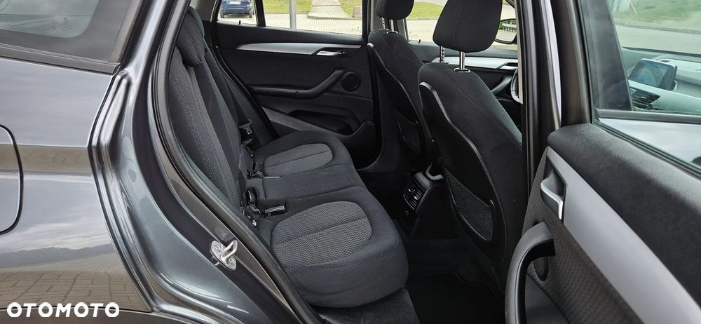 BMW X1 sDrive18d xLine - 9