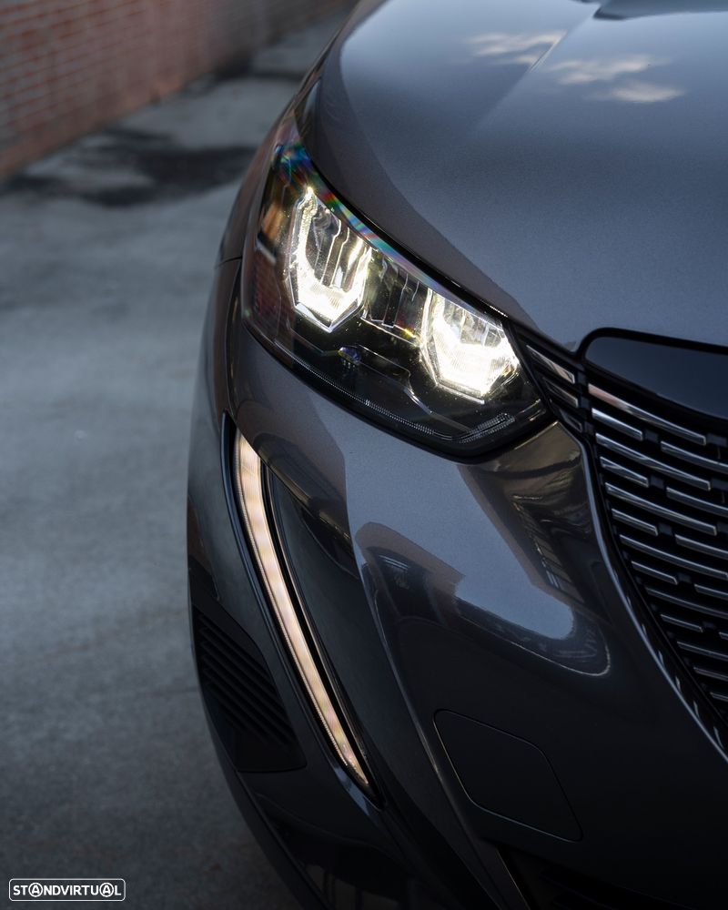 Peugeot 2008 1.2 PureTech Allure Pack EAT8 - 23
